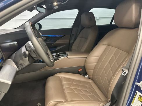 Used 2024 BMW i5 M60 w/ Premium Package image 10