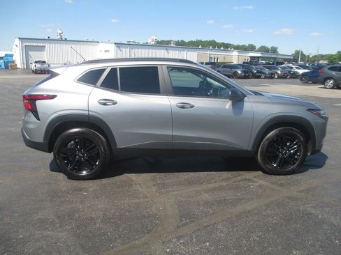 Used 2025 Chevrolet Trax ACTIV w/ Driver Confidence Package FWD image 5
