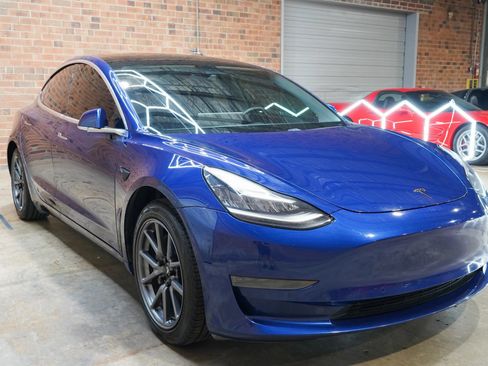 Used 2020 Tesla Model 3 Standard Range Plus RWD image 3