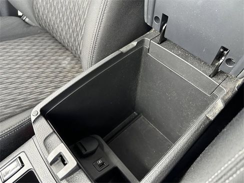 Used 2020 Nissan Rogue SV image 26