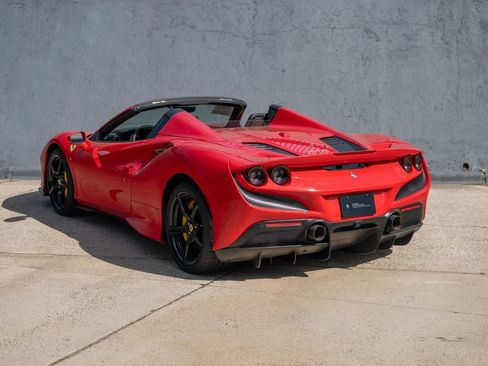 Used 2021 Ferrari F8 Tributo RWD image 2