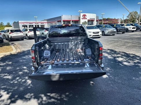 Used 2024 Nissan Frontier SV image 31