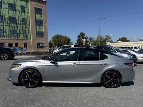Used 2018 Toyota Camry XSE w/ Driver Assist Package image 4