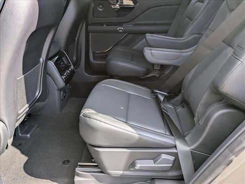 New 2025 Lincoln Aviator AWD w/ Equipment Group 101A image 14