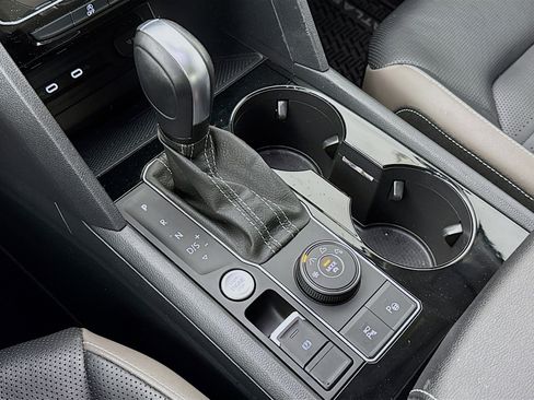 Used 2023 Volkswagen Atlas SEL Premium image 17