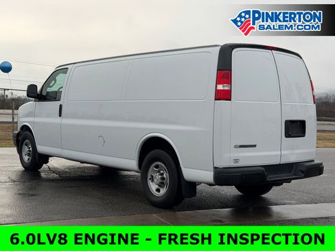 Used 2020 Chevrolet Express 3500 Extended w/ Driver Convenience Package image 3