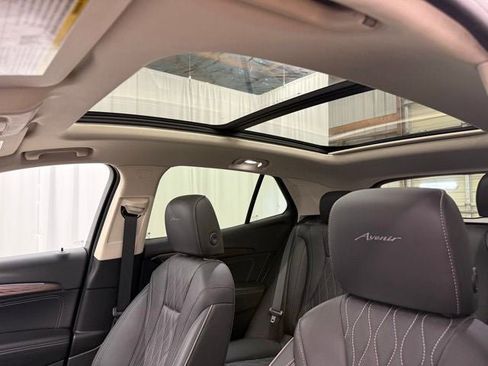 Used 2023 Buick Envision Avenir AWD/4WD image 8