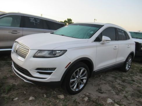 Used 2019 Lincoln MKC Select FWD image 3