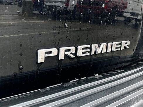 Used 2024 Chevrolet Suburban Premier AWD/4WD image 31