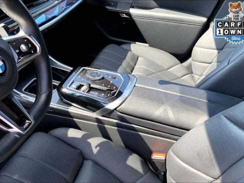 Used 2023 BMW 740i image 15