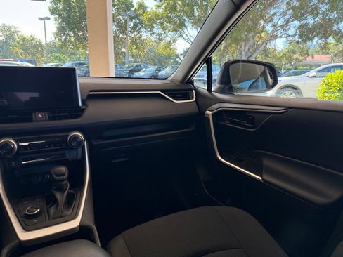 Used 2025 Toyota RAV4 LE image 39