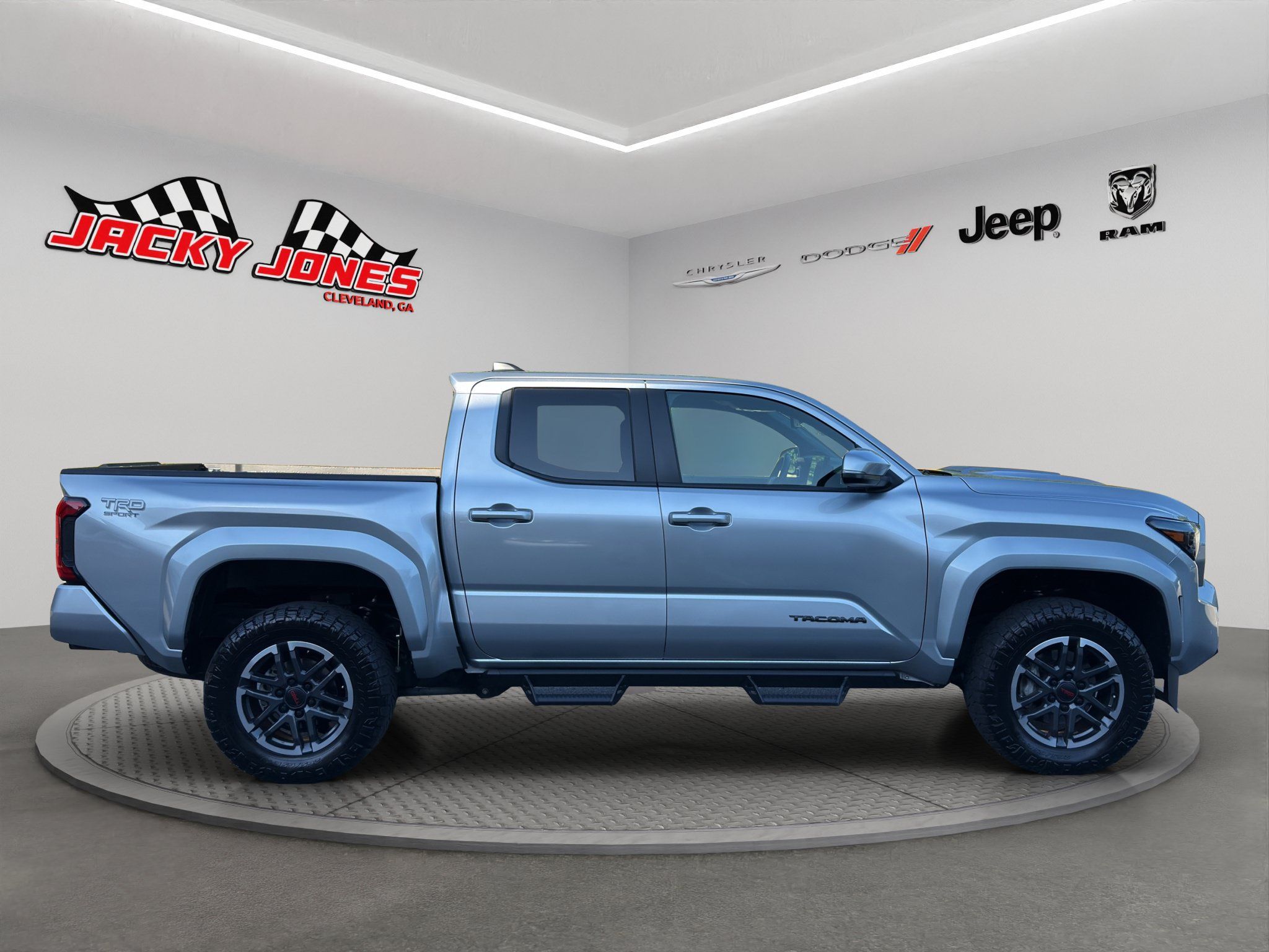 Used 2024 Toyota Tacoma TRD Sport w/ TRD Sport Upgrade Package AWD/4WD image 11