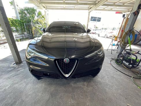 Used 2018 Alfa Romeo Stelvio AWD image 1