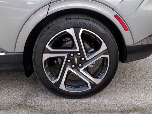 Used 2026 Chevrolet Equinox EV LT w/ Convenience Package II image 9