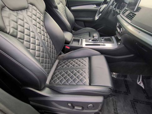 Used 2018 Audi SQ5 Premium Plus w/ Navigation Package image 24