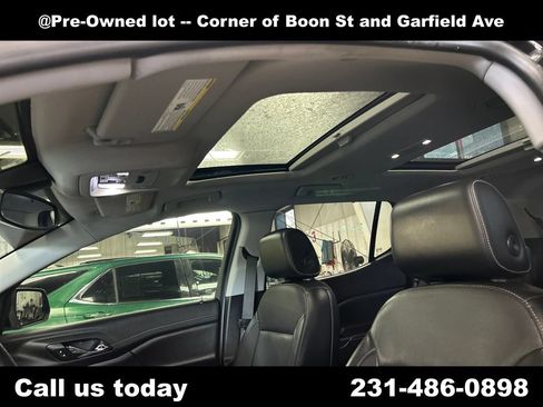 Used 2019 GMC Acadia SLT w/ Black Edition AWD/4WD image 13