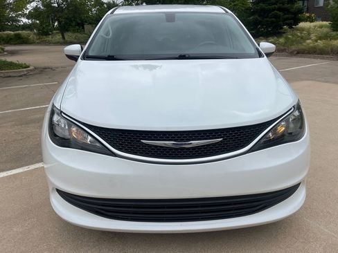 Used 2020 Chrysler Voyager LX w/ Cold Weather Group image 3