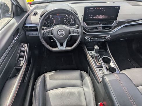 Used 2025 Nissan Altima 2.5 SR w/ SR Premium Package image 15