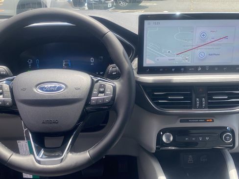 Used 2024 Ford Escape SE w/ PHEV Premium Package FWD image 5