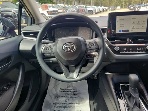 Certified 2025 Toyota Corolla LE FWD image 19