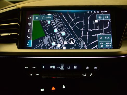 Used 2025 Audi Q4 e-tron Premium Plus w/ Premium Plus image 28