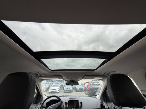 Used 2018 Ford Escape Titanium AWD/4WD image 38