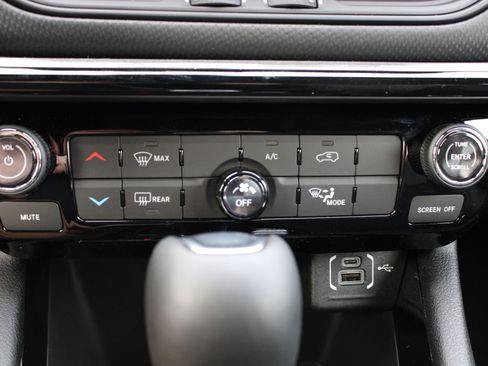 New 2026 Jeep Compass Latitude image 30