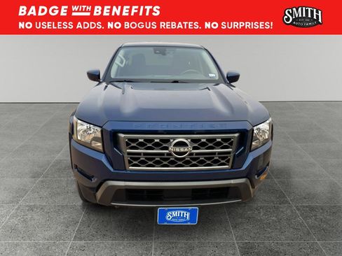 Used 2022 Nissan Frontier SV w/ Technology Package RWD image 4