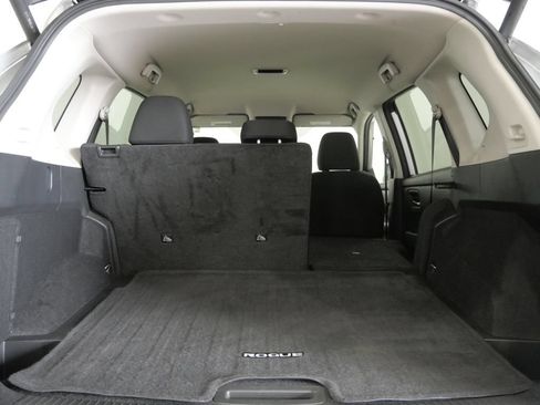 Used 2025 Nissan Rogue SV AWD/4WD image 26