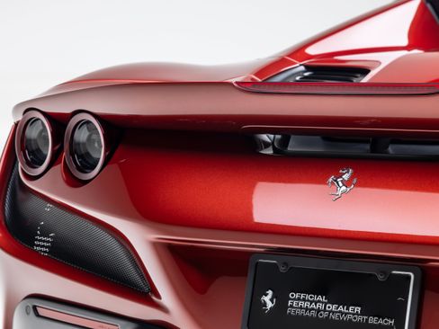 Certified 2022 Ferrari F8 Tributo RWD image 18