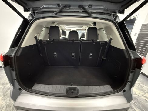 Used 2022 Nissan Pathfinder Platinum image 30