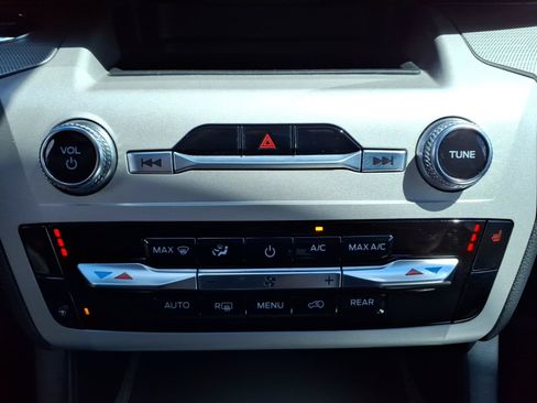 Used 2023 Ford Explorer XLT w/ Equipment Group 202A AWD/4WD image 15