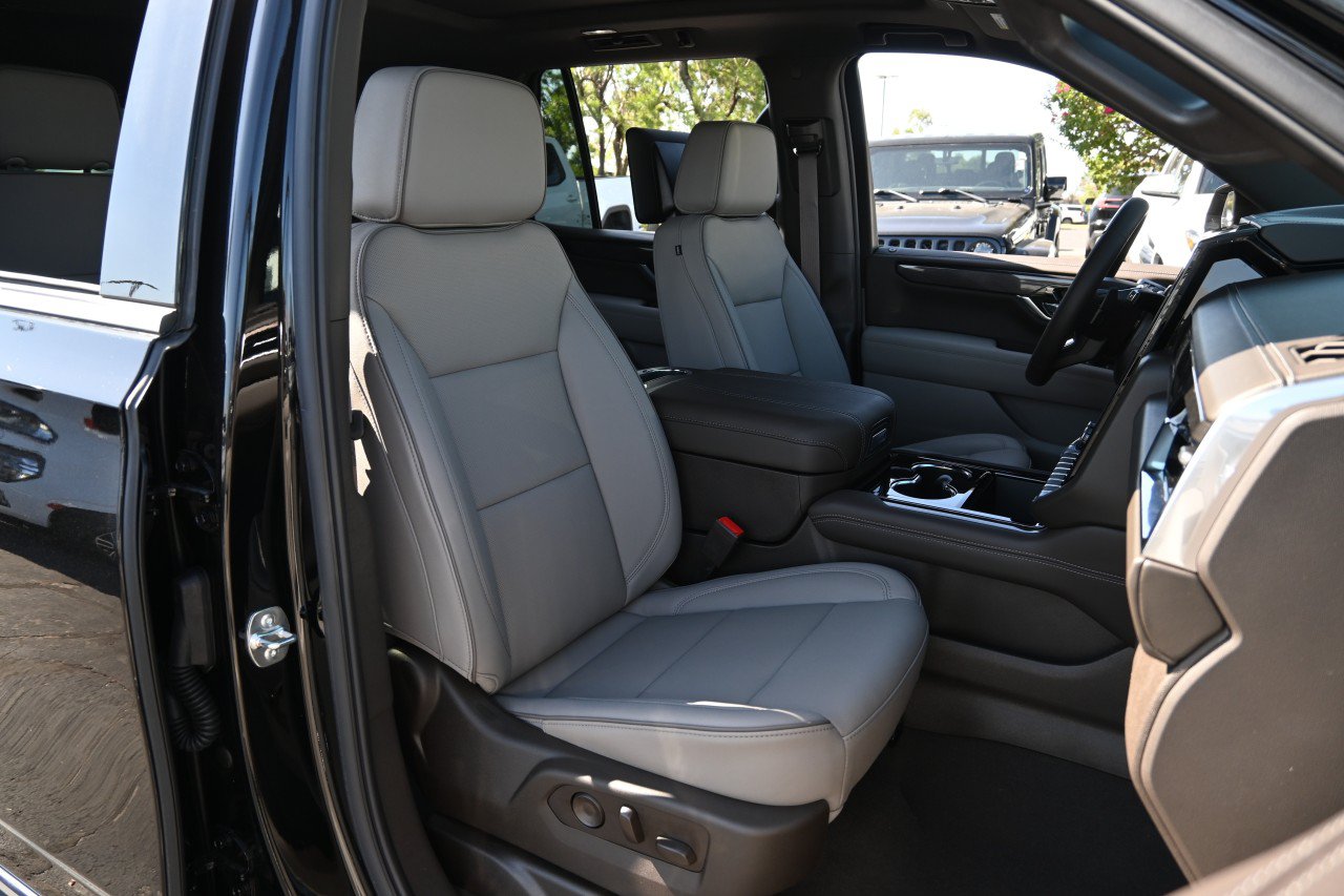 New 2026 GMC Yukon Elevation w/ Elevation Premium Package AWD/4WD image 27