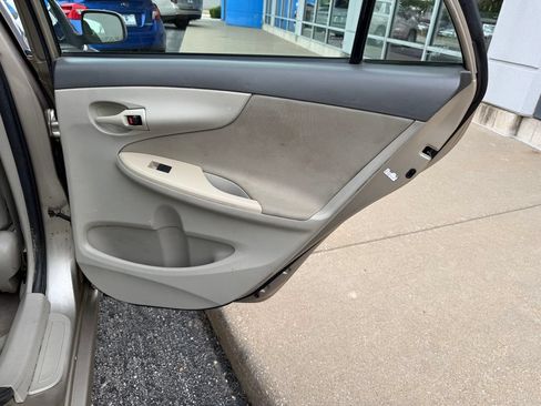 Used 2009 Toyota Corolla FWD image 33