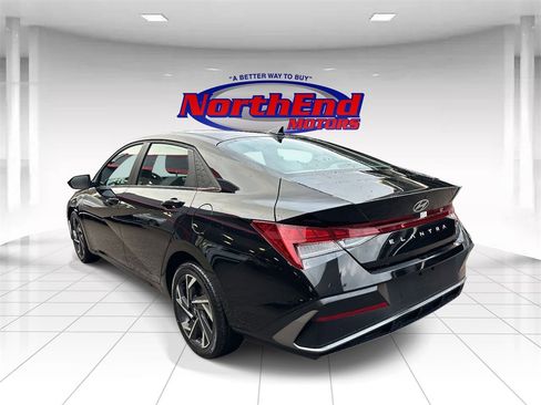 Used 2025 Hyundai Elantra SEL image 5