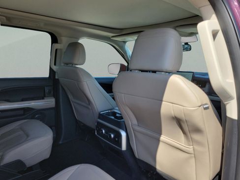 Used 2023 Ford Expedition Limited image 28