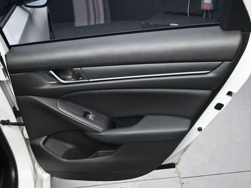 Used 2018 Honda Accord Sport image 20