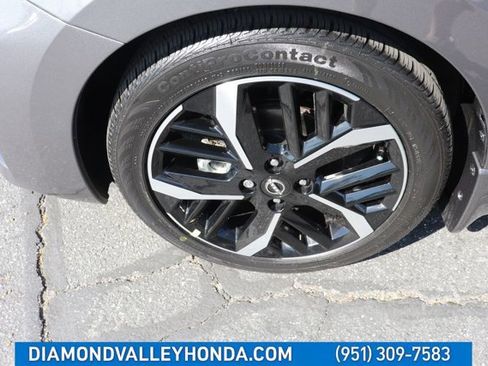 Used 2025 Nissan Versa SR w/ Trunk Package image 27