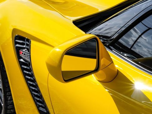 Used 2015 Chevrolet Corvette Z06 w/ 2LZ Preferred Equipment Group RWD image 45