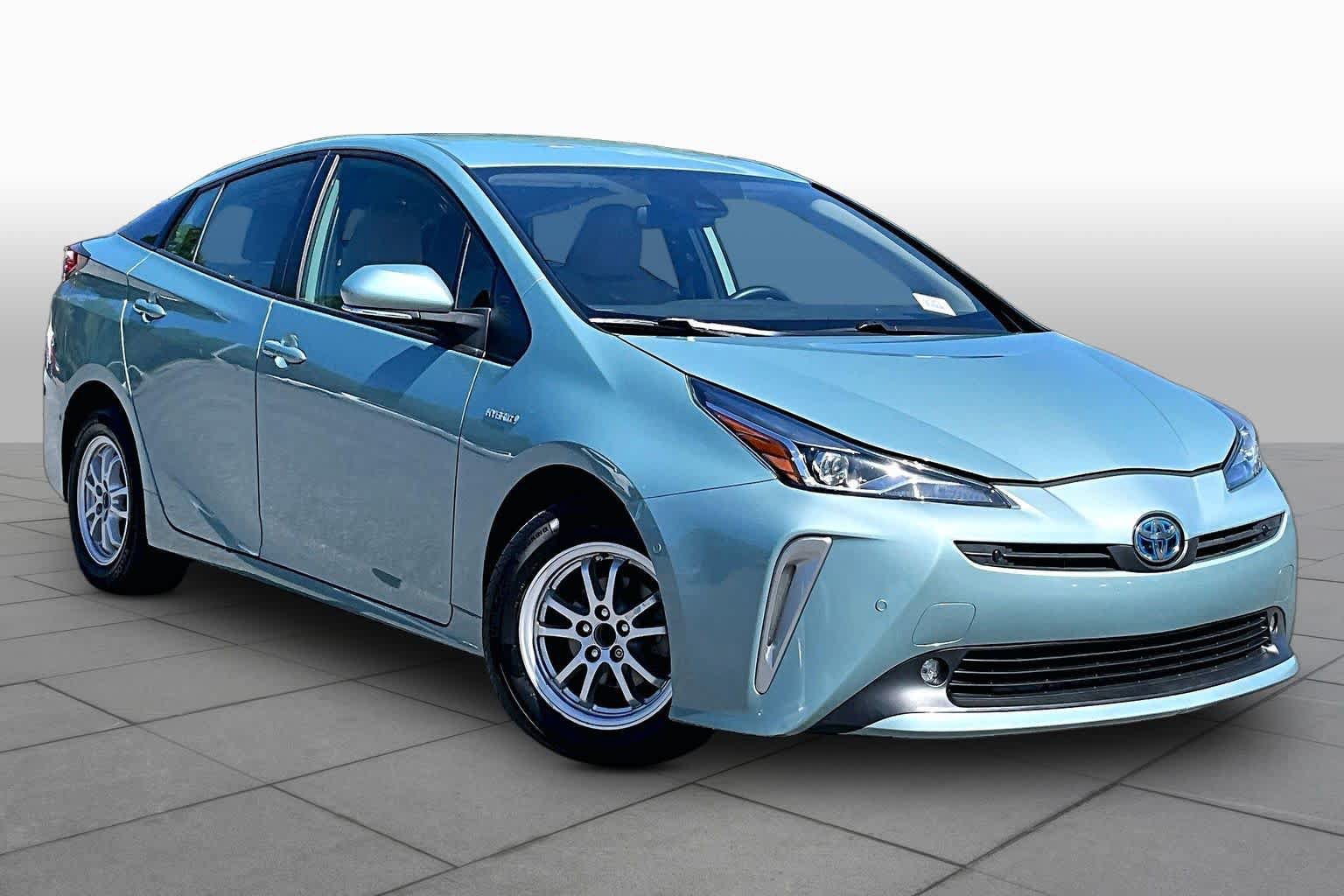 Used 2021 Toyota Prius LE w/ Carpet Mat Package (TMS) AWD/4WD image 2