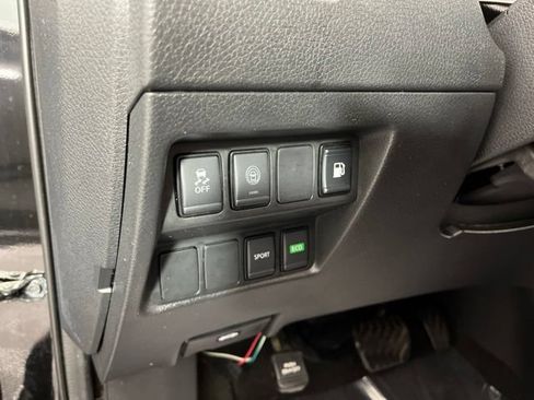 Used 2020 Nissan Rogue S FWD image 30