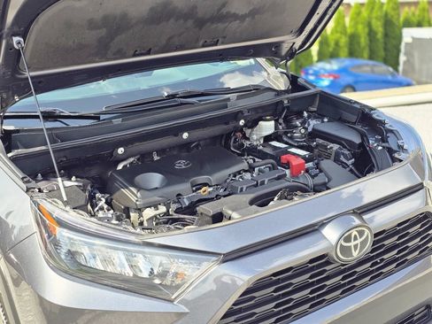 Used 2021 Toyota RAV4 LE AWD/4WD image 12