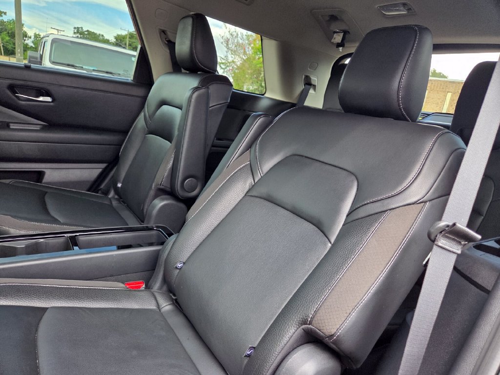 Used 2023 Nissan Pathfinder SL w/ SL Premium Package FWD image 26