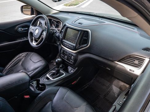 Used 2015 Jeep Cherokee Trailhawk w/ Comfort/Convenience Group image 44