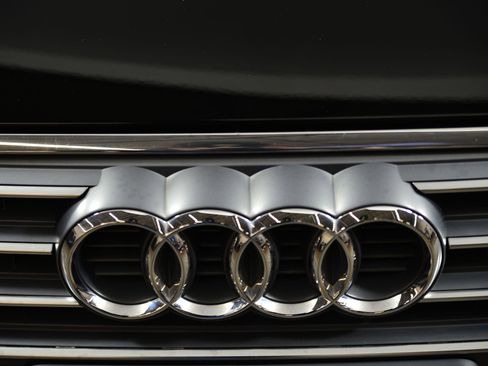 Used 2018 Audi A4 2.0T Ultra Premium w/ 18" Wheel Package image 16