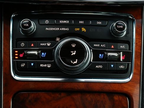 Used 2020 Lincoln Continental Reserve image 39