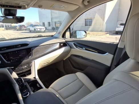 Used 2023 Cadillac XT6 Premium Luxury w/ Technology Package image 17