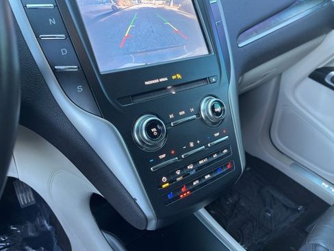 Used 2019 Lincoln MKC Reserve image 24