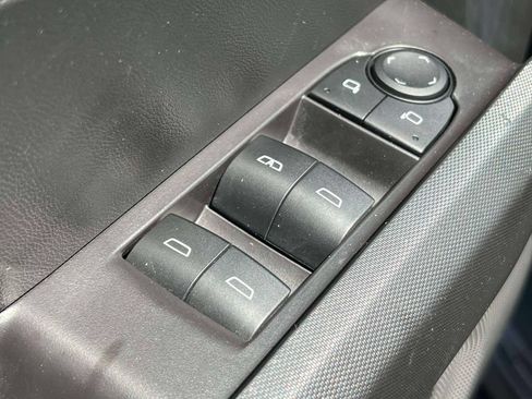 Used 2024 Chevrolet Colorado Trail Boss w/ Technology Package AWD/4WD image 18