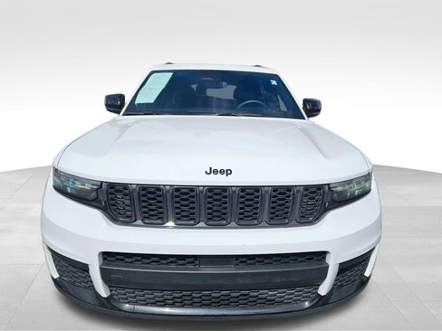 Used 2024 Jeep Grand Cherokee L Laredo image 3